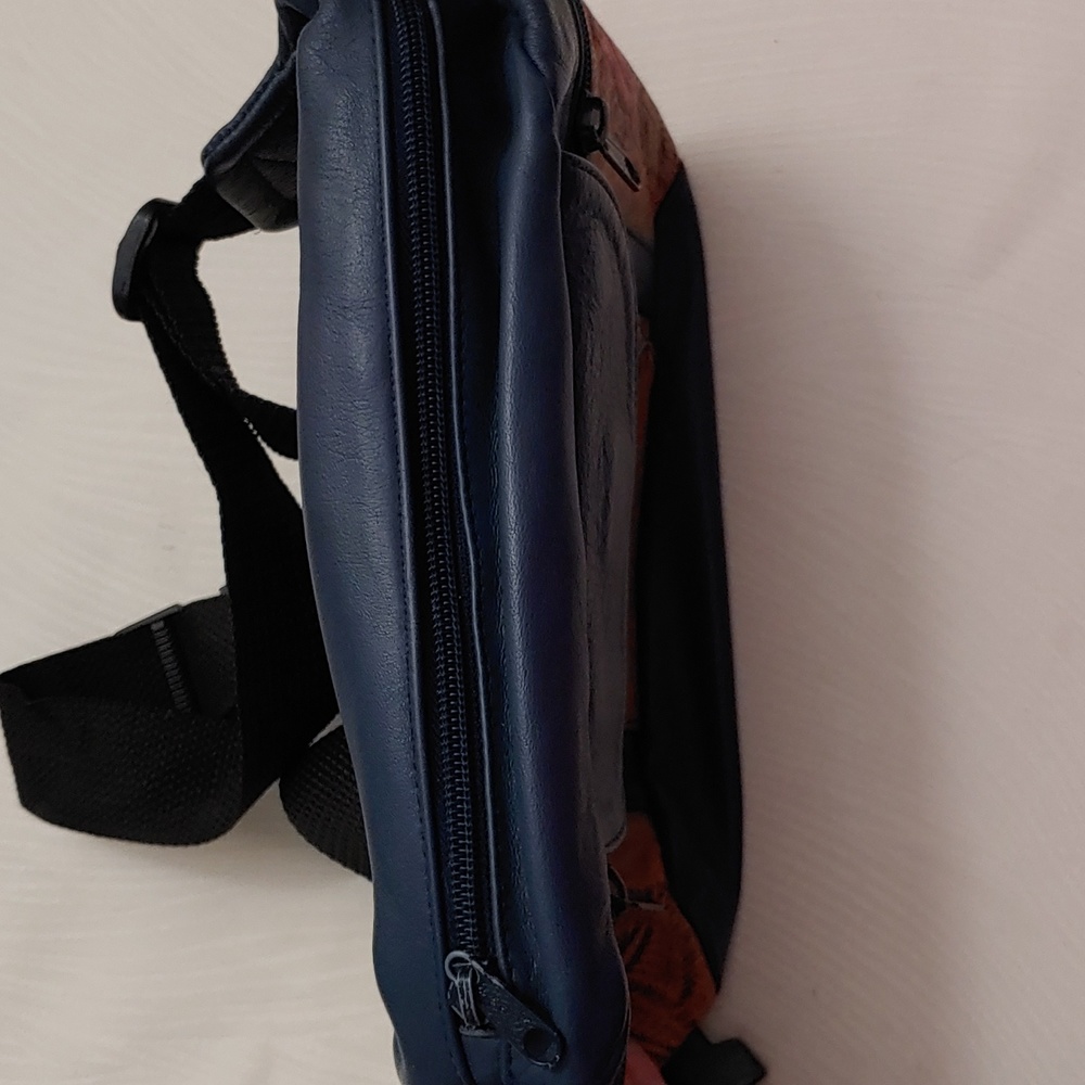 Leather Women's Belt Bag with adjustable strap - Picture 7 of 9